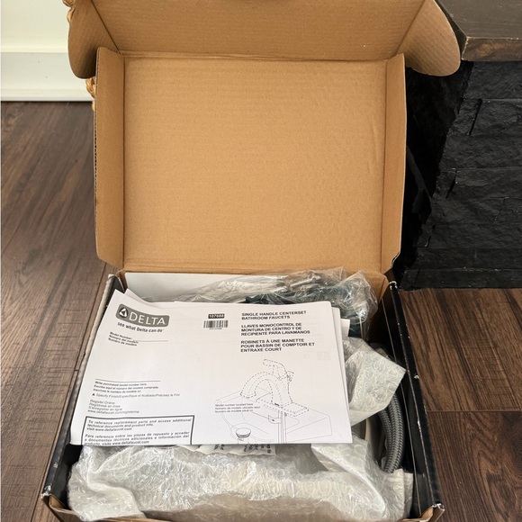 Delta Kahlo Single Handle Centerset Bathroom Faucet 15841LF-SP Brushed Nickel - Picture 3 of 4